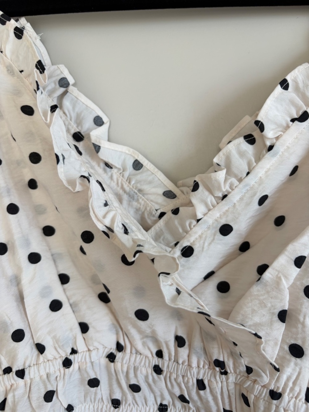 Vneck top L - Picture 3 of 4